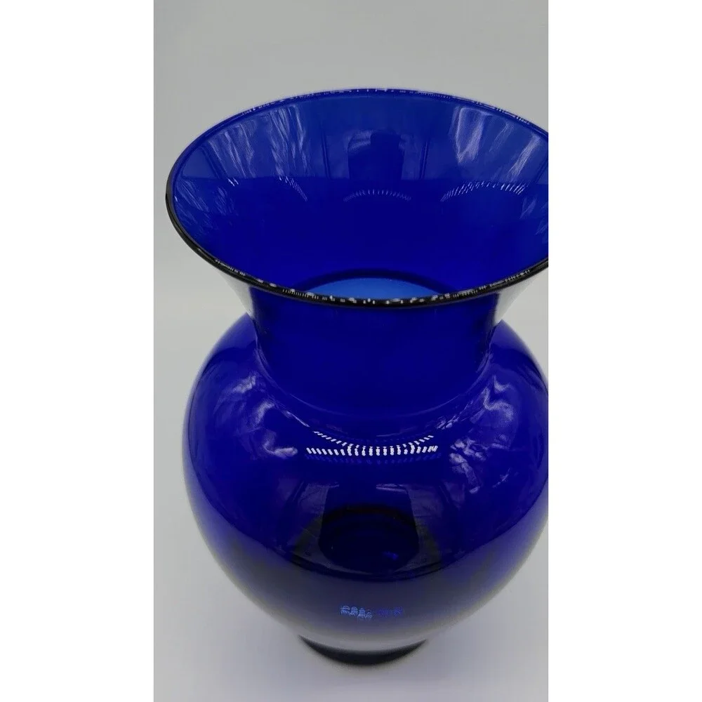 vintage cobalt blue glass vase,